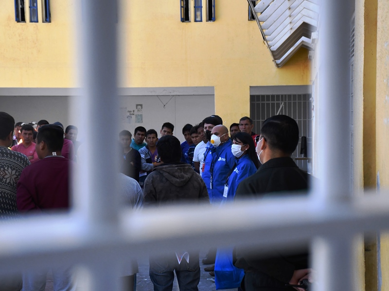 Defensores de Tarapacá contactan a internos del mayor recinto penal de la zona