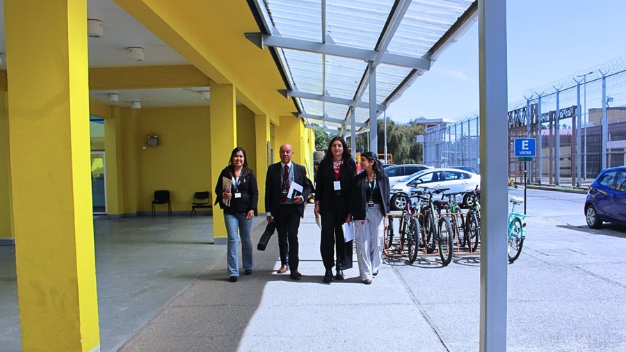 Equipo de la Defensor&iacute;a de Los R&iacute;os particip&oacute; en plaza de justicia penitenciaria para mujeres  en la c&aacute;rcel de Valdivia