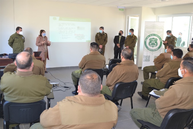 Inés Rojas expuso ante funcionarios policiales de distintos destacamentos de la provincia de Limarí.