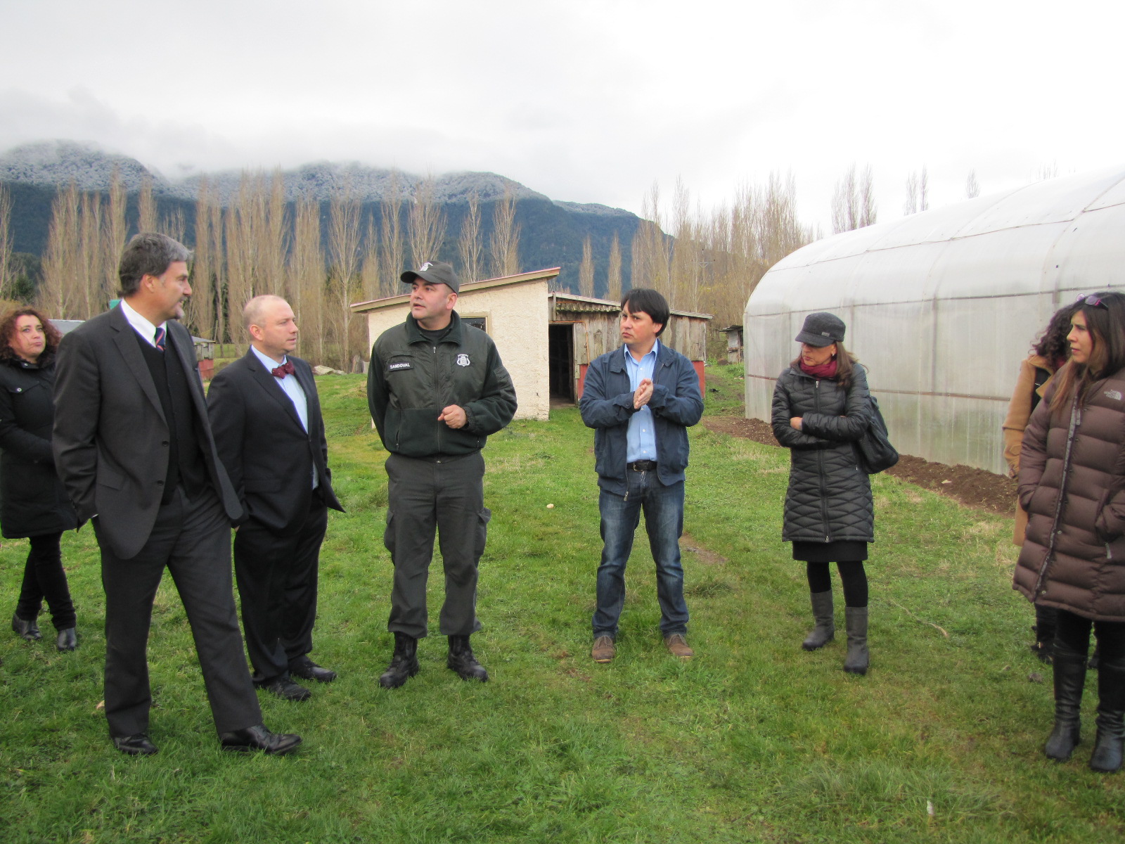 El Defensor Nacional, el Defensor Regional de Aysén y otros invitados conocieron las dependencias del CET Valle Verde.