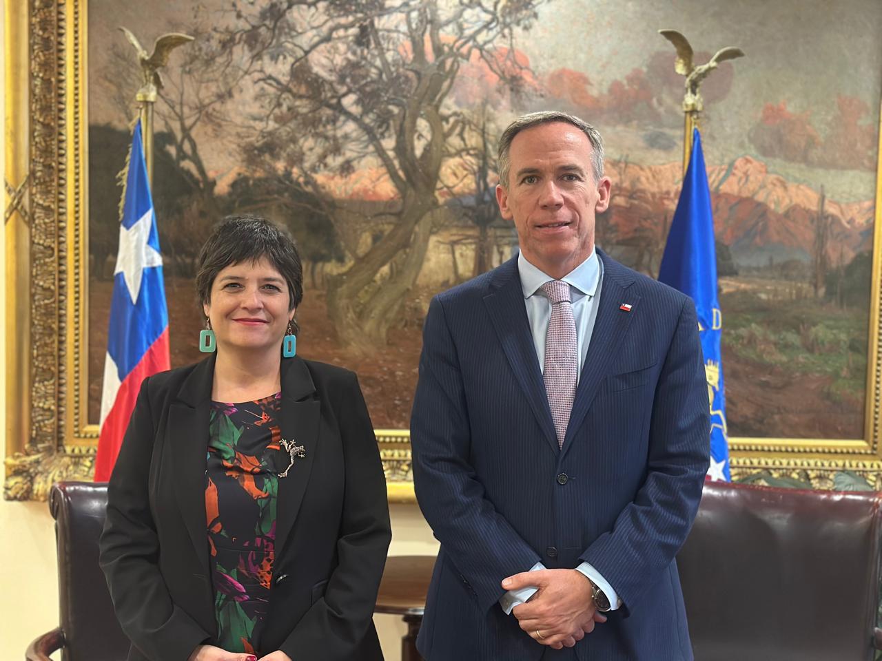 La Defensora Nacional junto al presidente de la C&aacute;mara de Diputadas y Diputados.