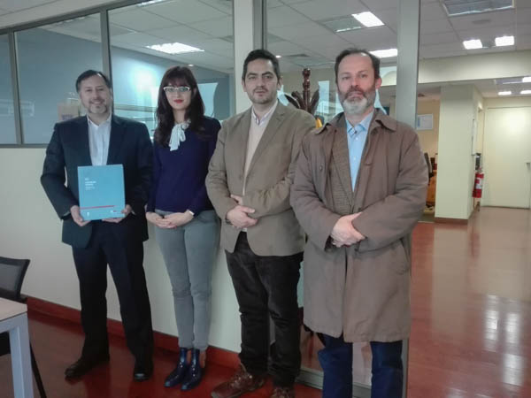 El INDH entregó a los profesionales de la Defensoría su informe anual de derechos humanos en Chile.