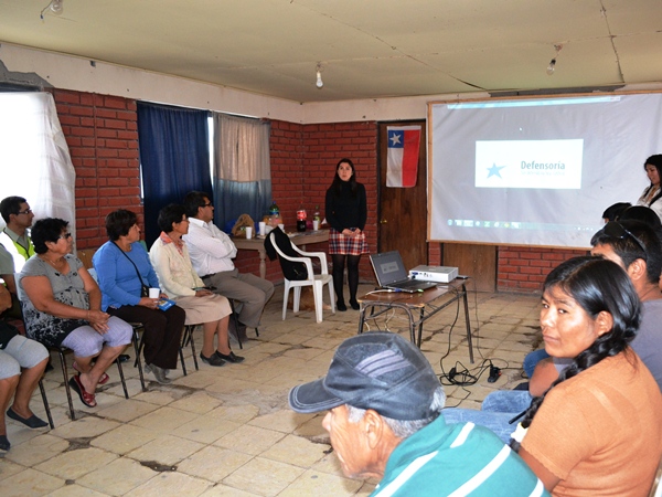 Activa participación de los pobladores tuvo la charla sobre defensa especializada indígena en el poblado pampino de Huara, en la región de Tarapacá.