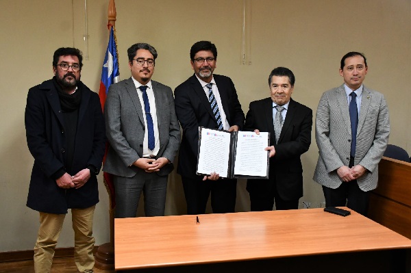 El Defensor Regional, Claudio Aspe, suscribió el protocolo para potenciar el TTD en Rancagua.