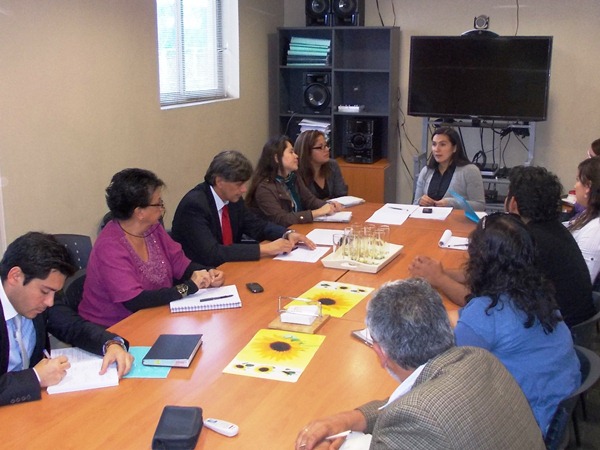 Los asistentes stendieron los planteamientos de la jefa regional de Estudios, María Paz Martínez.