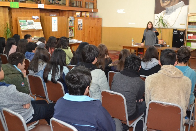 En total, 45 estudiantes participaron en la charla que dictó la defensora juvenil Paula Pérez.