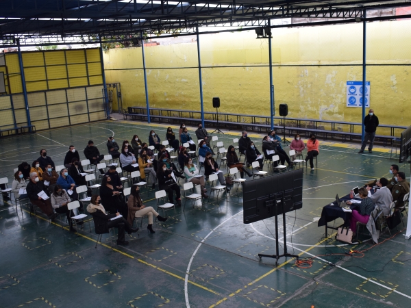 Panorama de los asistentes al encuentro en el Colegio "Obispo Labbé" de Iquique.