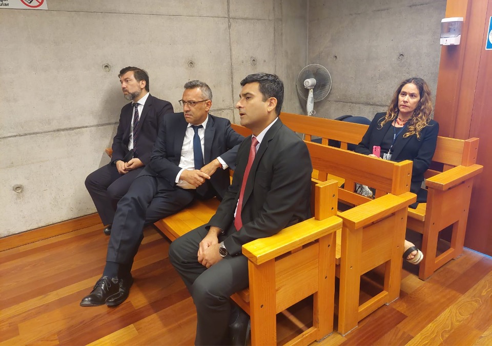 El Defensor Nacional en audiencia.junto a su equipo directivo y a la Defensora Regional Metropolitana Norte, Daniela Báez.
