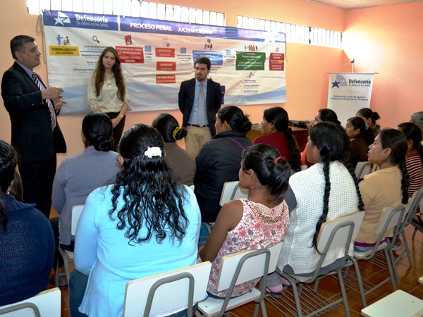 El Defensor Regional de Tarapacá explicó a las internas del penal de Iquique las etapas del proceso penal.