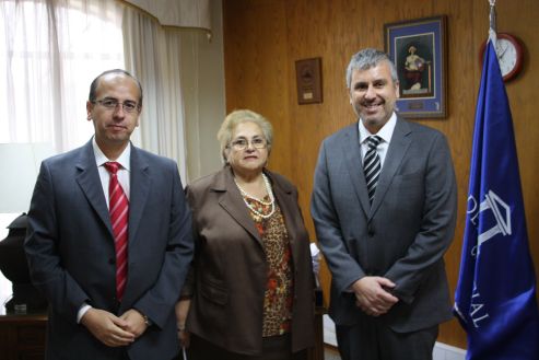 El Defensor Regional de Atacama, Raúl Palma, y el jefe de Estudios, Renato González, con la presidenta de la Corte de Apelaciones de Copiapó.