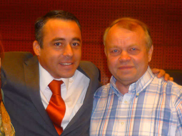 El defensor público Mario Palma (izquierda) intenta hoy evitar la extradición de su representado, el ciudadano ruso Sergey  Zadnepriansky (derecha).
