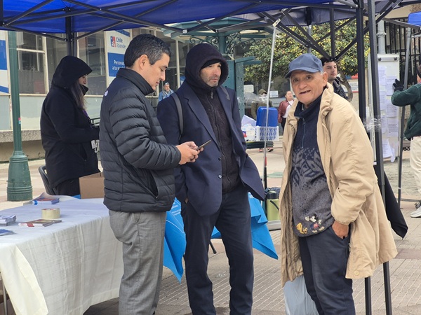 Defensoría de O’Higgins participó en feria ciudadana para personas en situación de calle