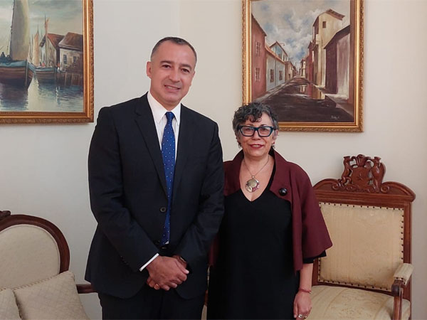 Entre las visitas protocolares que realizó, Sergio Zenteno se reunió con la presidenta de la Corte de Apelaciones de Arica, Claudia Arenas.