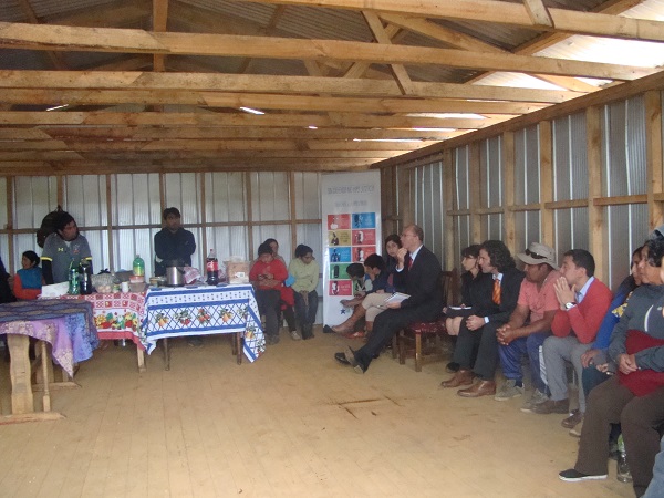 Por mÁs de tres horas dialogaron las cinco comunidades de Cañete y Tirúa con el Defensor Regional del Biobío, Osvaldo Pizarro.