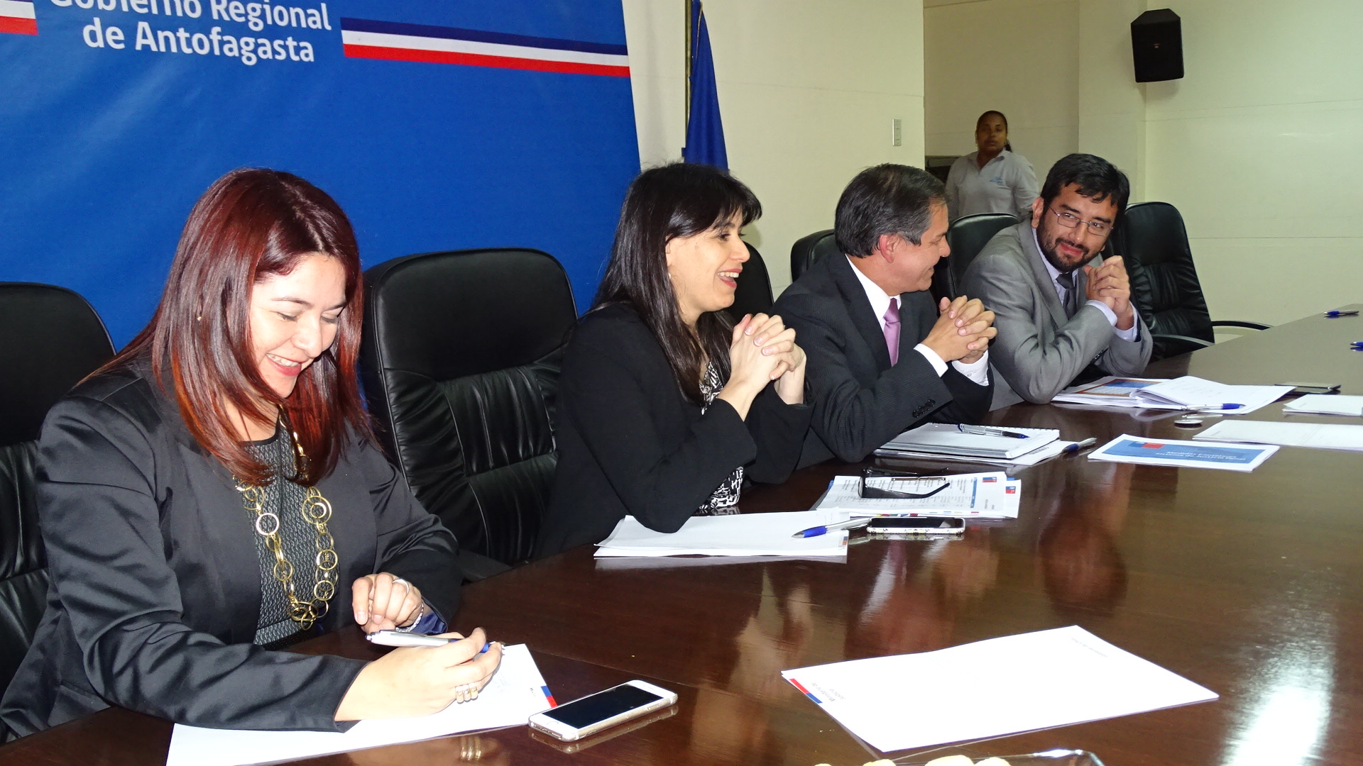 La Defensora Regional junto a la Ministra Blanco, el Intendente, Valentin Volta, y el seremi, Marcelo Encina.