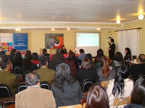 Más de 50 personas de distintas reparticiones públicas participaron en el seminario sobre interculturalidad y derechos humanos en Cañete.