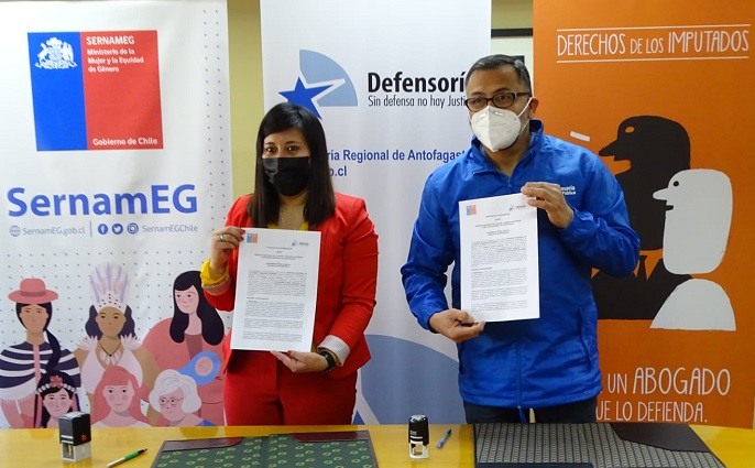 La directora regional de Sernameg y el Defensor Regional firmaron el convenio, que beneficiará a la mujeres usuarias de defensa pública.