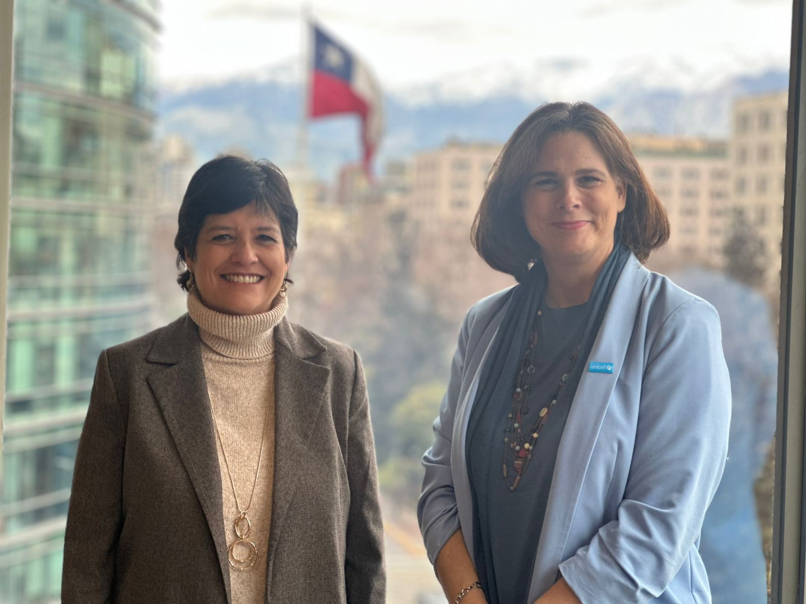 La Defensora Nacional y la representante de Unicef en Chile.