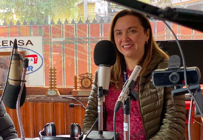La directora administrativa de la Defensoría de Ñuble entrevistada en radio "Popular" de Coihueco sobre el "Proyecto Inocentes".