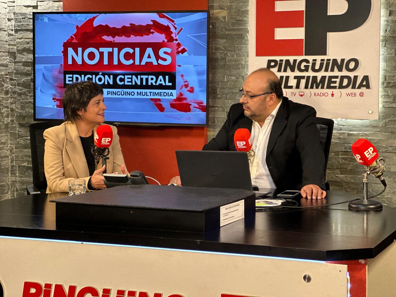 La Defensora Nacional durante la entrevista en El Ping&uuml;ino de Punta Arenas. 