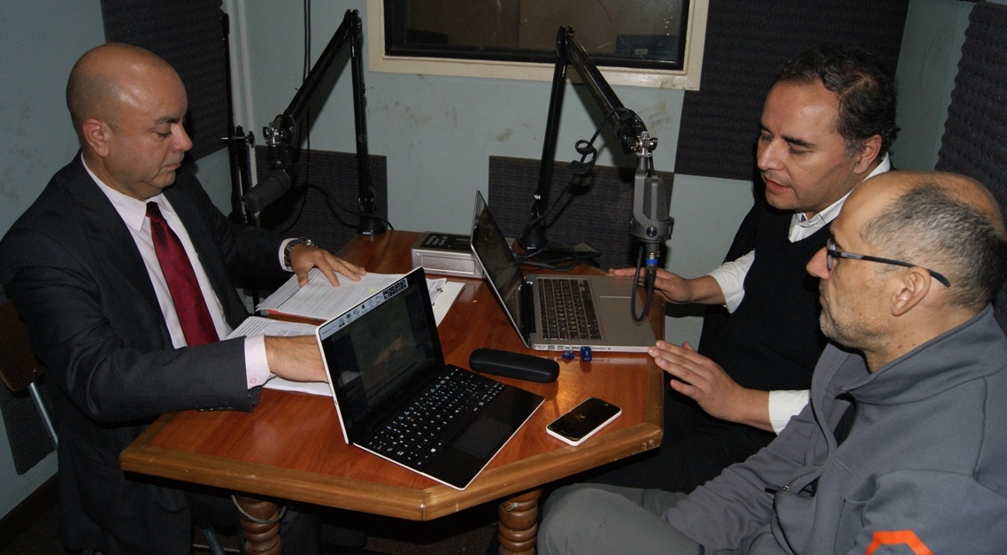 Luis Soto conversó con los académicos en el espacio radial que se emite todos los miércoles en Radio UACH. 