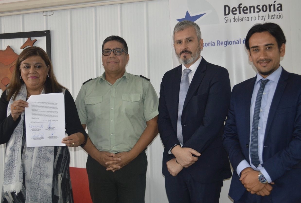El Defensor Regional de Atacama, Raúl Palma, firmó el protocolo en beneficio de las mujeres recluidas en Atacama.
