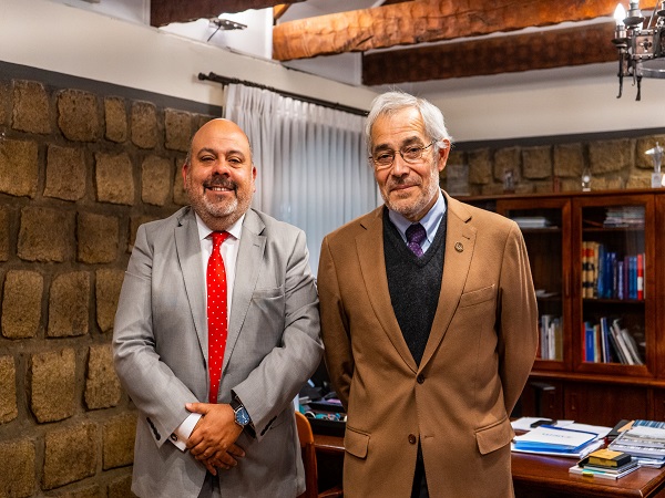 El Defensor Regional del Maule, José Luis Craig, visitó la casa de estudios maulina, donde se reunió con su nuevo rector.