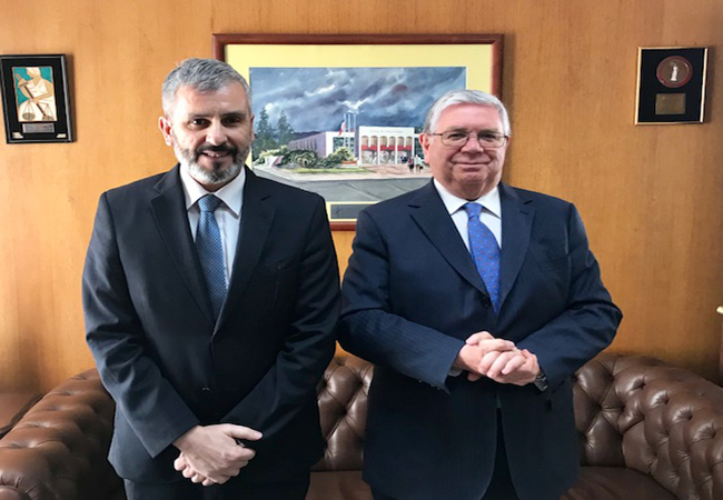 El Defensor Regional de Atacama, Raúl Palma Olivares, junto al ministro Lamberto Cisternas Rocha, de la Corte Suprema.