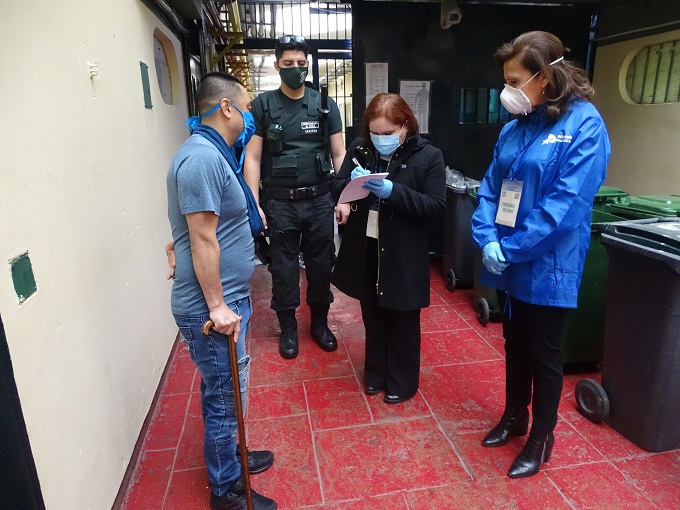 La Defensora Regional y la jefa de Estudios visitaron la cárcel y recogieron consultas de internos condenados y mujeres de la sección femenina.