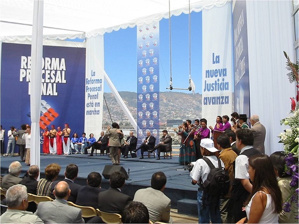 El 16 de diciembre de 2003, en el muelle Barón, se realizó la ceremonia de inicio de la reforma procesal penal en Valparaíso.