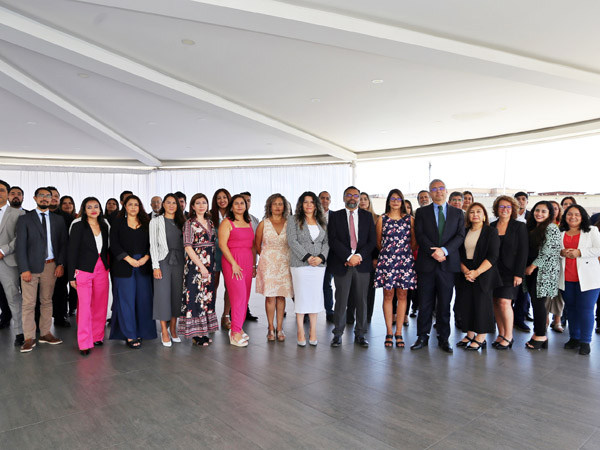 Foto de parte del equipo institucional de Antofagasta.