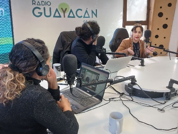 Inés Rojas durante la entrevista en radio "Guayacán".
