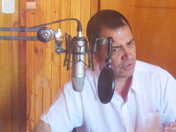 El Defensor Regional de O'Higgins participó del programa "Conectados" de Radio Antena Sur de Paredones.