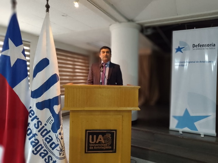 El jefe de Estudios y Proyectos, Pablo Aranda, durante el seminario sobre migraciones en Antofagasta.