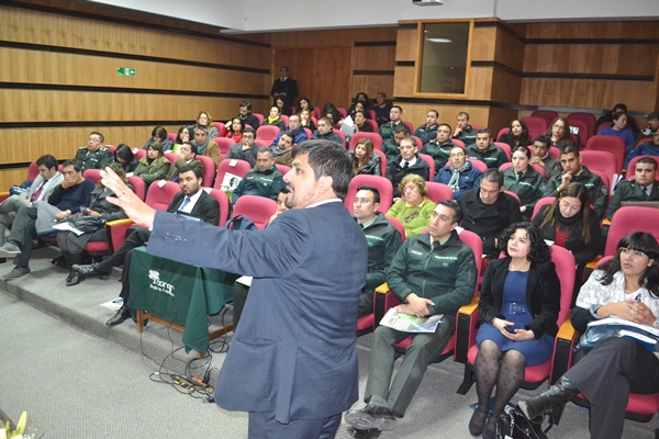 Cerca de un centenar de funcionarios de Gendarmería de Coquimbo participaron en un interesante seminario sobre derechos humanos. 