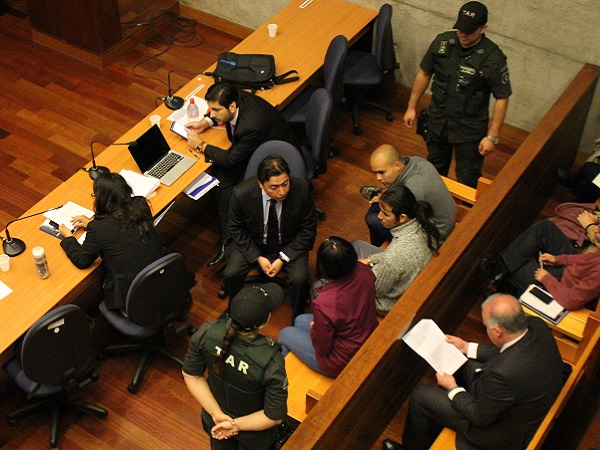 La acusación de la Fiscalía apunta a la participación de los implicados en a lo menos tres ataques con bombas ocurridos en Santiago.