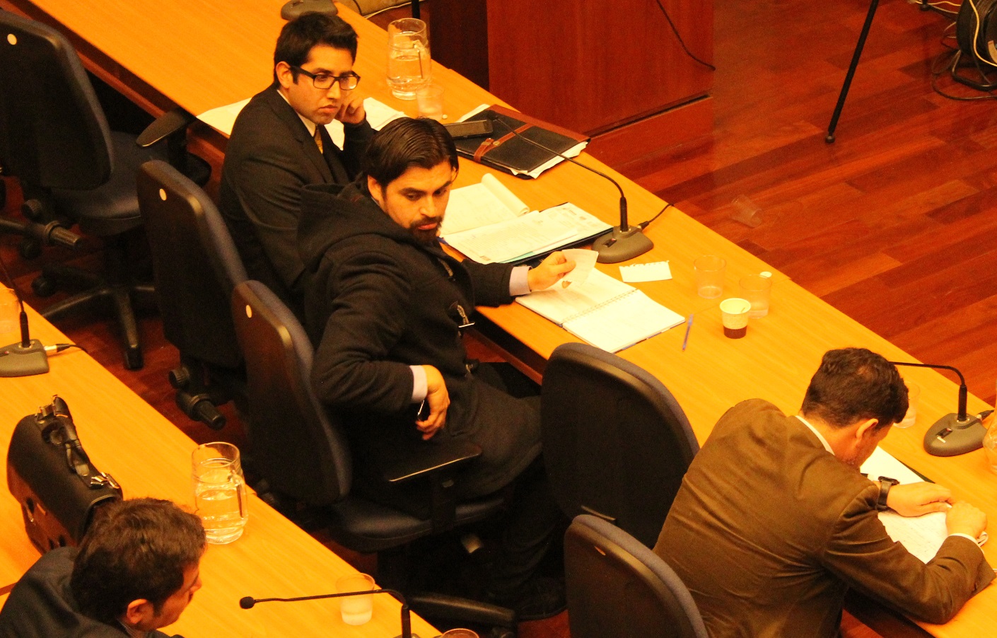 Los defensores públicos Roberto Náquira y Yerko Pizarro representan a un total de 27 imputados en el caso del fraude en Carabineros.