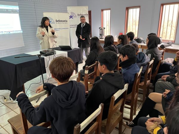 Un muy buen diálogo con las y los estudiantes y la comunidad educativa se generó durante esta jornada de difusión.