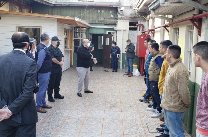 Autoridades y directivos regionales dialogaron con los privados de libertad. En la imagen, el interior del penal  de Linares.