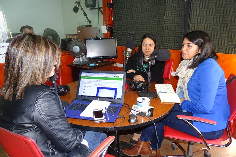 Las profesionales de la defensa especializada para migrantes visitaron Radio Madero FM.