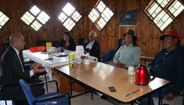 El Defensor Regional (S), Luis Soto, destacó la importancia de la vinculación sistemática con las comunidades mapuche organizadas.