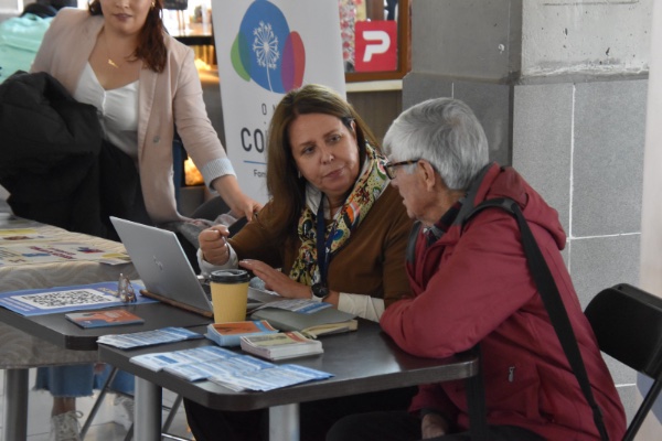 La Defensora Regional atendi&oacute; a las y los usuarios que llegaron hasta el m&oacute;dulo institucional.