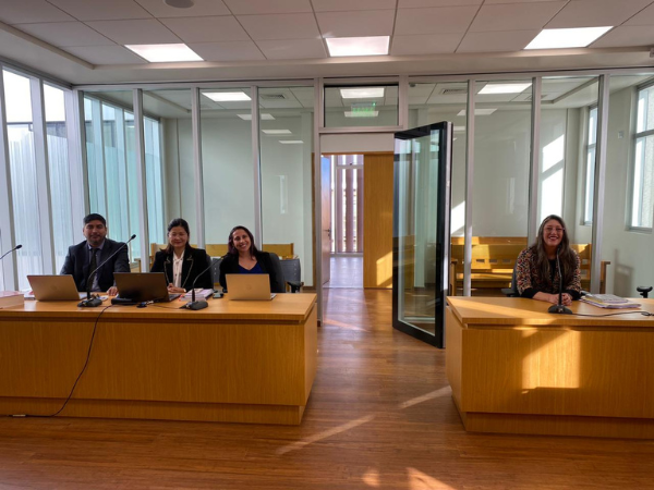 Los equipos de la Defensoría de Tarapacá y del Ministerio Público en el primer juicio oral realizado en Alto Hospicio.