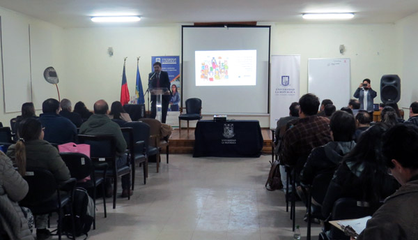 Claudio Aspe expuso ante los alumnos de Derecho de la Universidad La República, sede Rancagua.