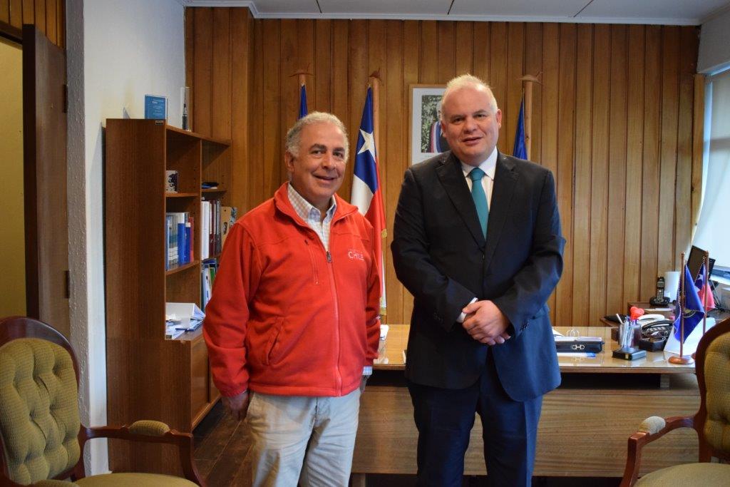 Pablo Galilea, gobernador provincial de Coyhaique, y Jorge Moraga Torres, Defensor Regional de Aysén.