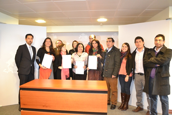 Defensora Regional de La Araucanía en firma de Convenio interisntitucional con Sename