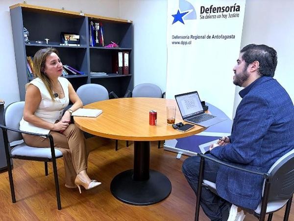 Karina Reyes junto al Director "El Diario de Antofagasta"