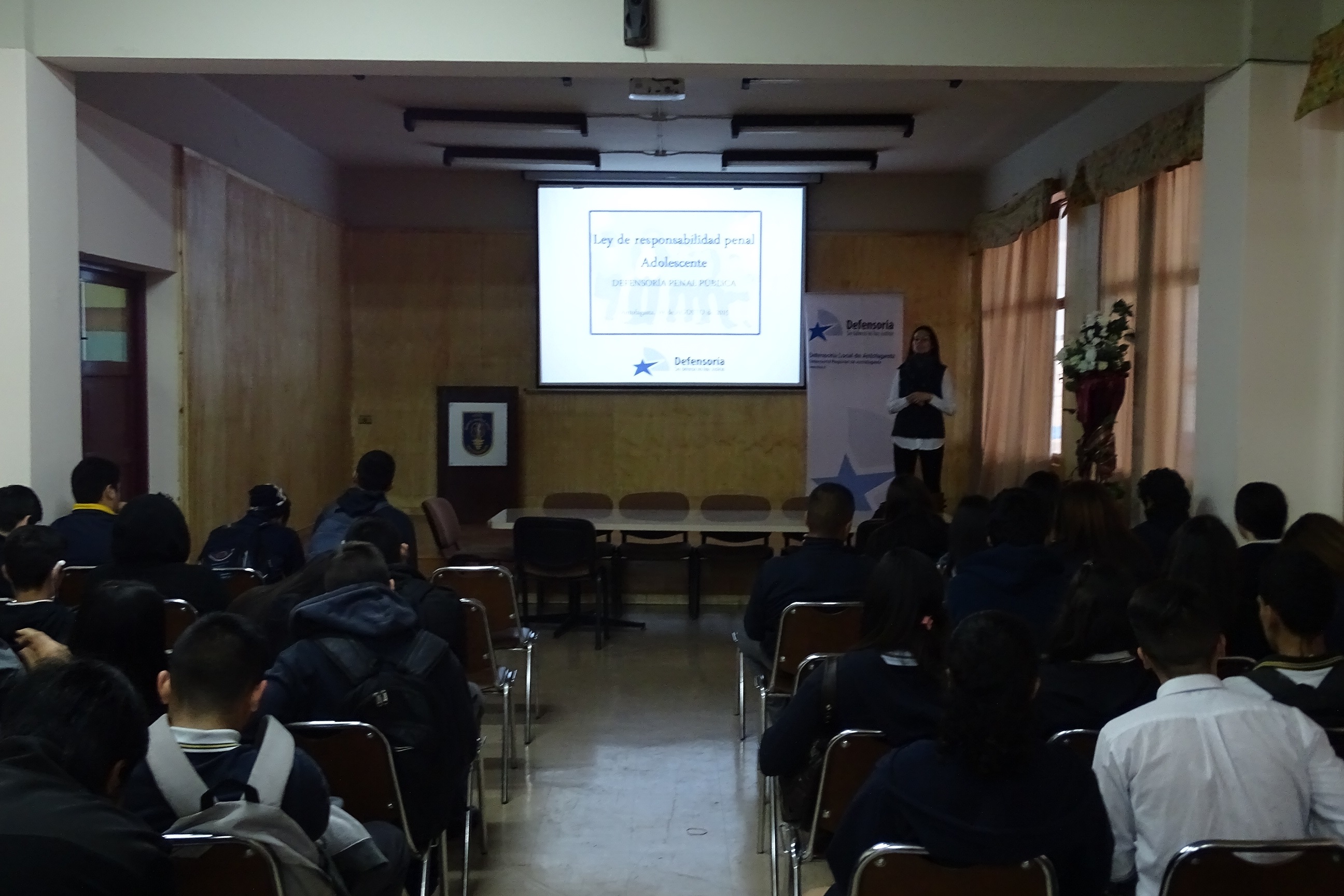 La nueva charla sobre la ley penal juvenil se realizó en el Liceo "Mario Bahamondes" de Antofagasta.