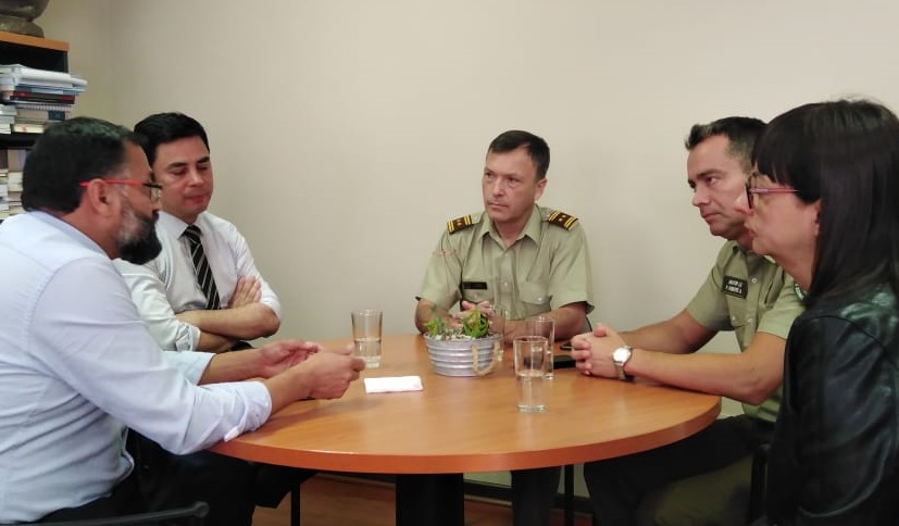 Los representantes de la Defensoria Regional de Antofagasta se reunieron con el jefe de la II Zona de Carabineros, general Rodrigo Medina.
