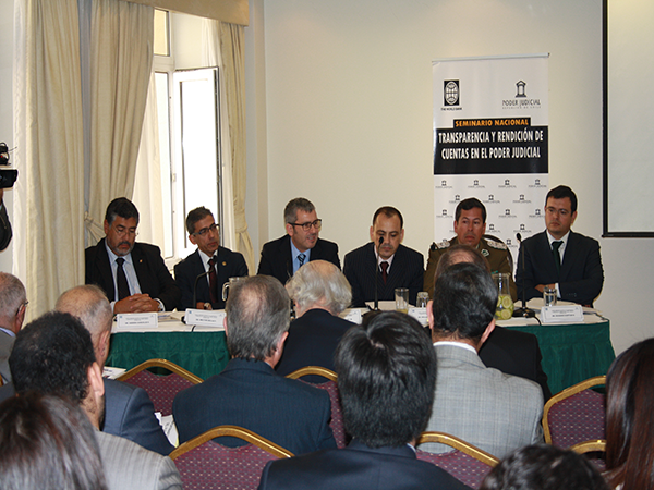 El Defensor Regional de Atacama, Raúl Palma Olivares, expuso en el seminario organizado por el Poder Judicial.